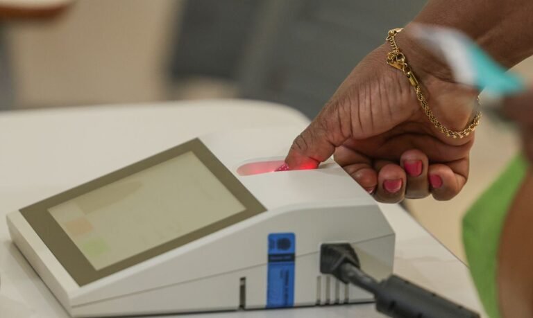 Governadores eleitos e senadores mais votados no Brasil em 2026