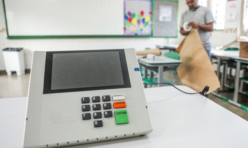 TRE-SP troca 52 urnas eletrônicas com falhas no segundo turno