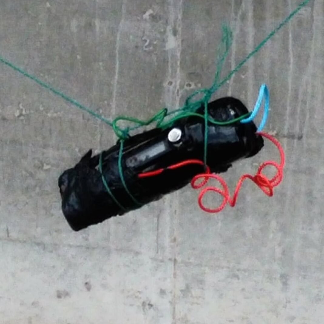 Esquadrão antibombas detona artefato na PR-445, em Cambé