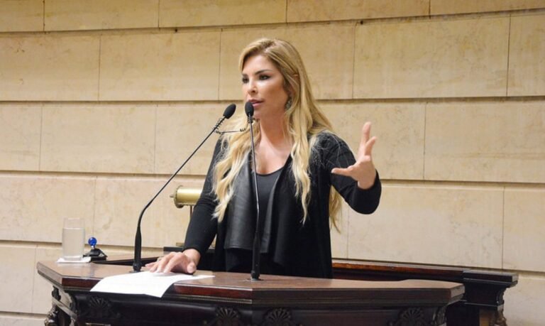 Ex-vereadora Veronica Costa é presa após condenação por tortura no RJ