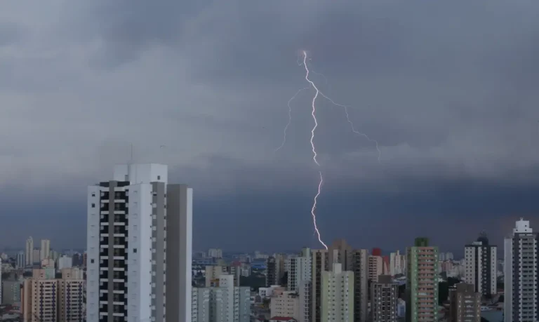Eleições terão fim de semana chuvoso em boa parte do Brasil