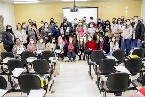 Última edição do curso, em agosto de 2022, reuniu casais presencialmente no hospital, após dois anos de pandemia. - Foto: Laisa Bonini.