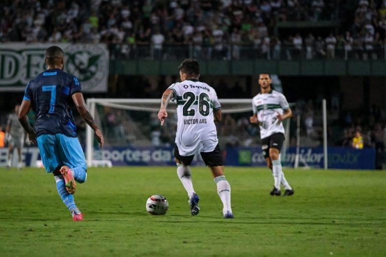 Campeonato Paranaense, Coritiba, Londrina, Rodrigo Pinho, vice-liderança, Omar Feitosa, Couto Pereira, futebol.