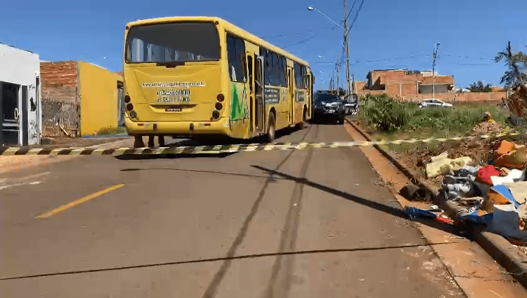 Acidente fatal em Cambé: homem é atropelado por ônibus de terceirizados da prefeitura enquanto realizava roçagem