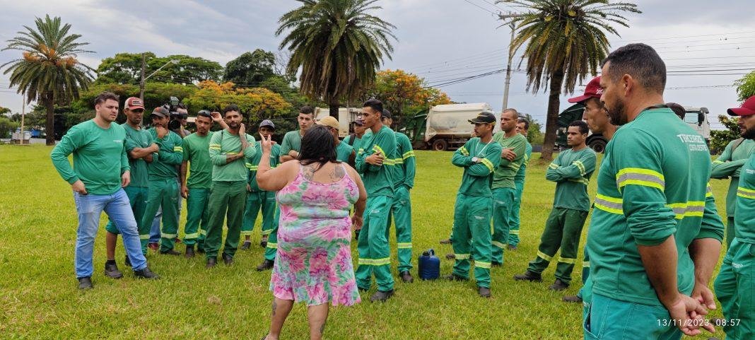 Garis de Cambé fazem paralisação por melhorias nas condições de trabalho