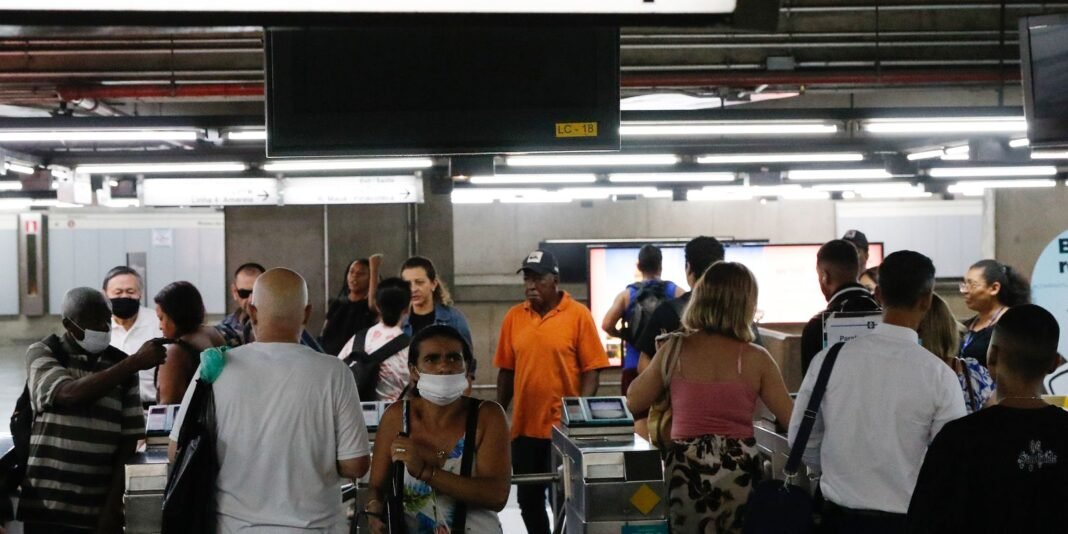 Operação Ininterrupta do Metrô de São Paulo Durante Carnaval