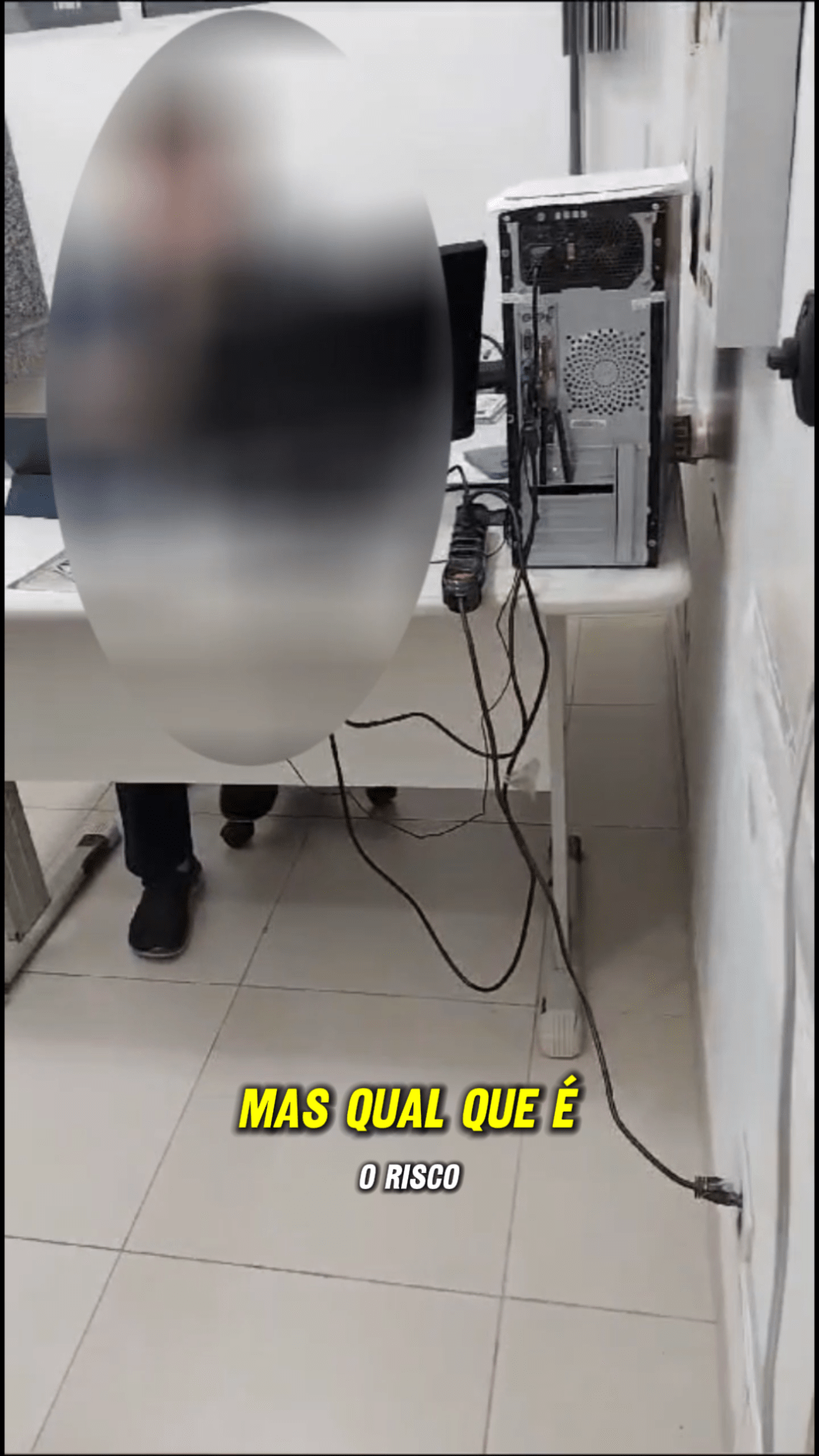 Médico em Cambé nega atestado a mãe e sugere deixar criança sozinha em casa