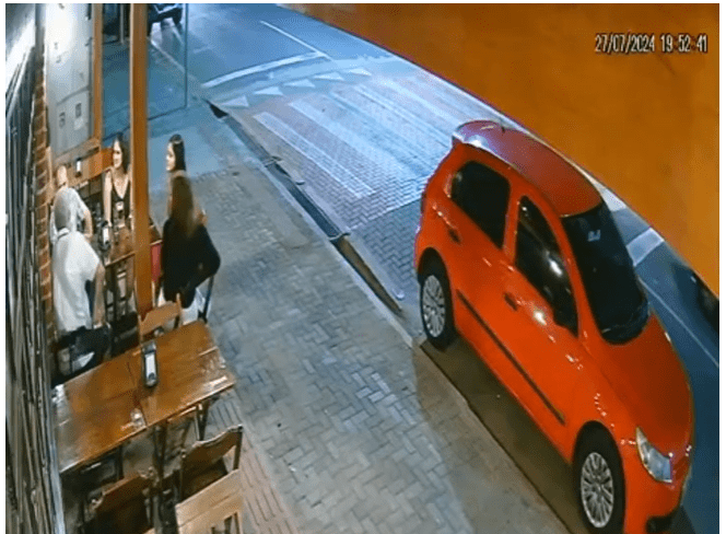 Motorista de Caminhonete Perde Controle e Atinge Família em Restaurante de Ibiporã