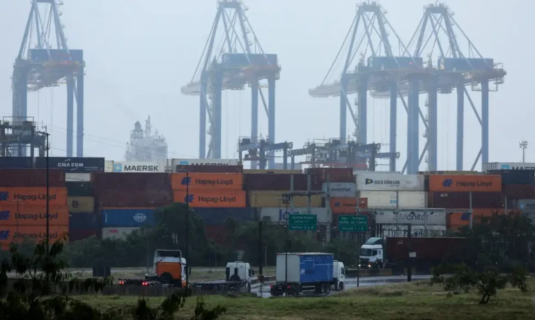 Empresas impactadas por tarifaço e guerra já podem solicitar crédito do BNDES