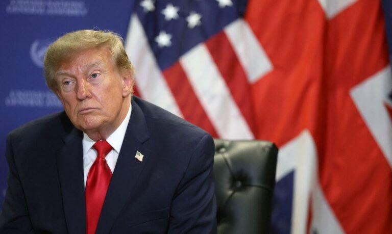 Trump acompanha eleições brasileiras, mas evita declarar apoio