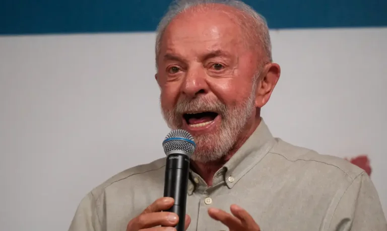 Lula aceita condições de Flávio Bolsonaro para quebra de sigilo bancário