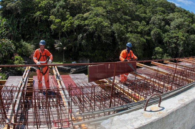Obras da Ponte de Guaratuba Avançam com Trabalhos Ininterruptos