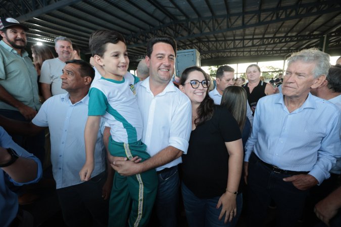Estado distribui kits educacionais e aprova novo colégio em Campo Mourão Estado distribui kits educacionais e aprova novo colégio em Campo Mourão