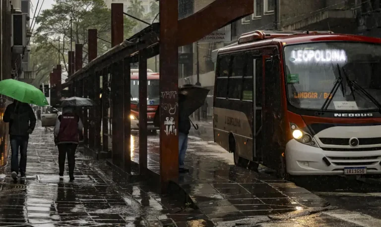 Chuva intensa marca início da semana em várias regiões do Brasil