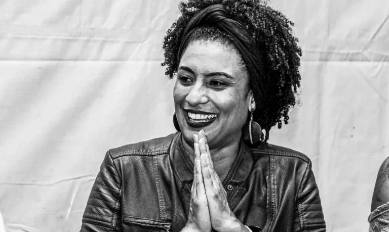 PUC-Rio apura ofensas racistas contra Marielle Franco em grupo de WhatsApp