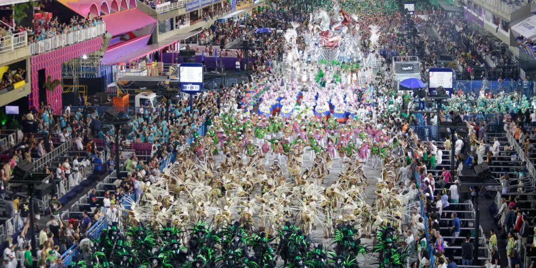 Escolas Novas e Tradicionais Competem na Série Ouro do Carnaval do Rio