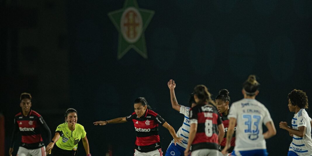 Flamengo e Cruzeiro empatam na 4ª rodada do Brasileirão Feminino Flamengo e Cruzeiro empatam na 4ª rodada do Brasileirão Feminino