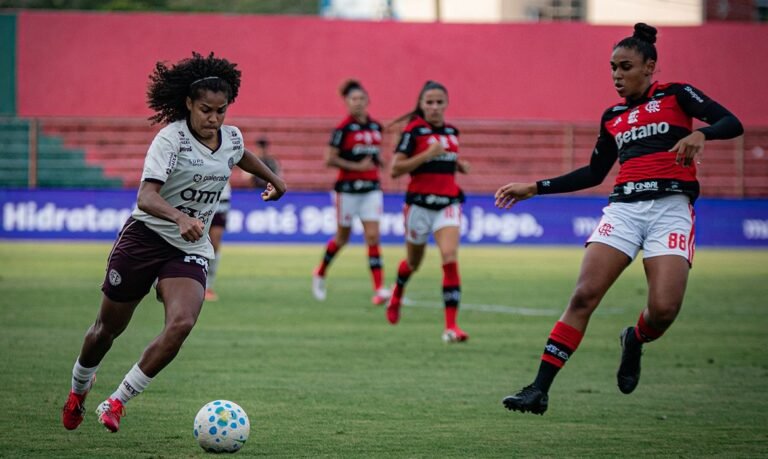 Nova lei estabelece diretrizes para o futebol feminino no Brasil