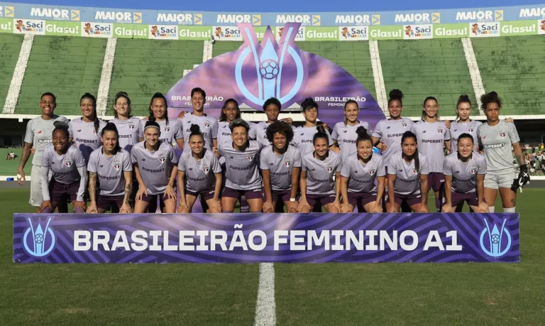 São Paulo vence Flamengo e garante vaga na final do Brasileirão Feminino