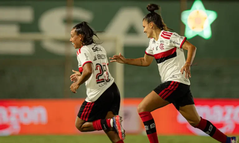 Flamengo vence Fluminense e garante vaga na semifinal da Copa do Brasil Feminina