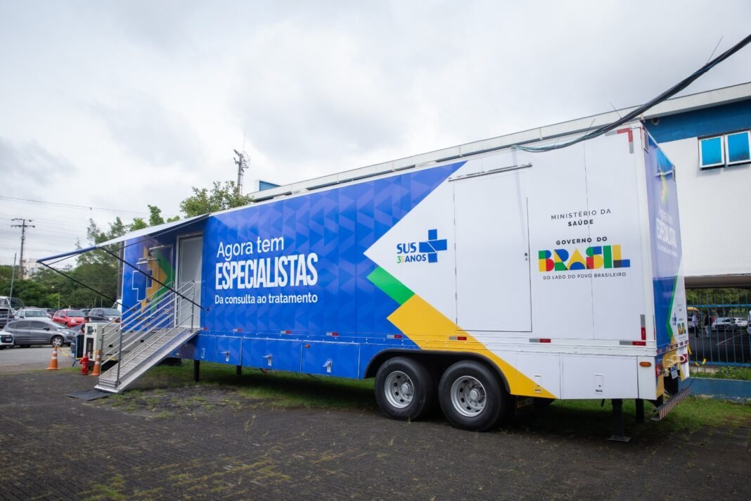 Londrina Recebe Carreta de Oftalmologia para Ampliar Atendimentos na Saúde Londrina Recebe Carreta de Oftalmologia para Ampliar Atendimentos na Saúde