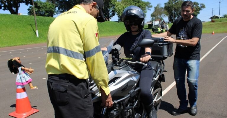 Curso gratuito de pilotagem defensiva para motociclistas em Londrina