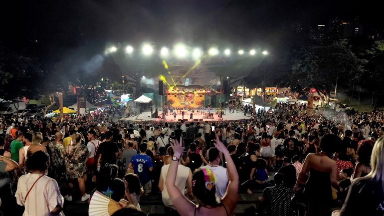 Carnaval de Londrina 2026 Atraí Mais de 51 Mil Foliões no Zerão