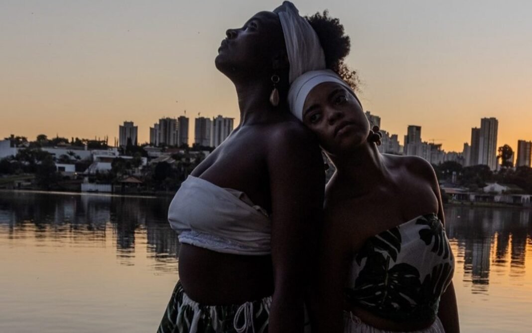 Espetáculo ‘Oriundina’ encerra Aquece Fringe na Usina Cultural com dança e ancestralidade Espetáculo ‘Oriundina’ encerra Aquece Fringe na Usina Cultural com dança e ancestralidade