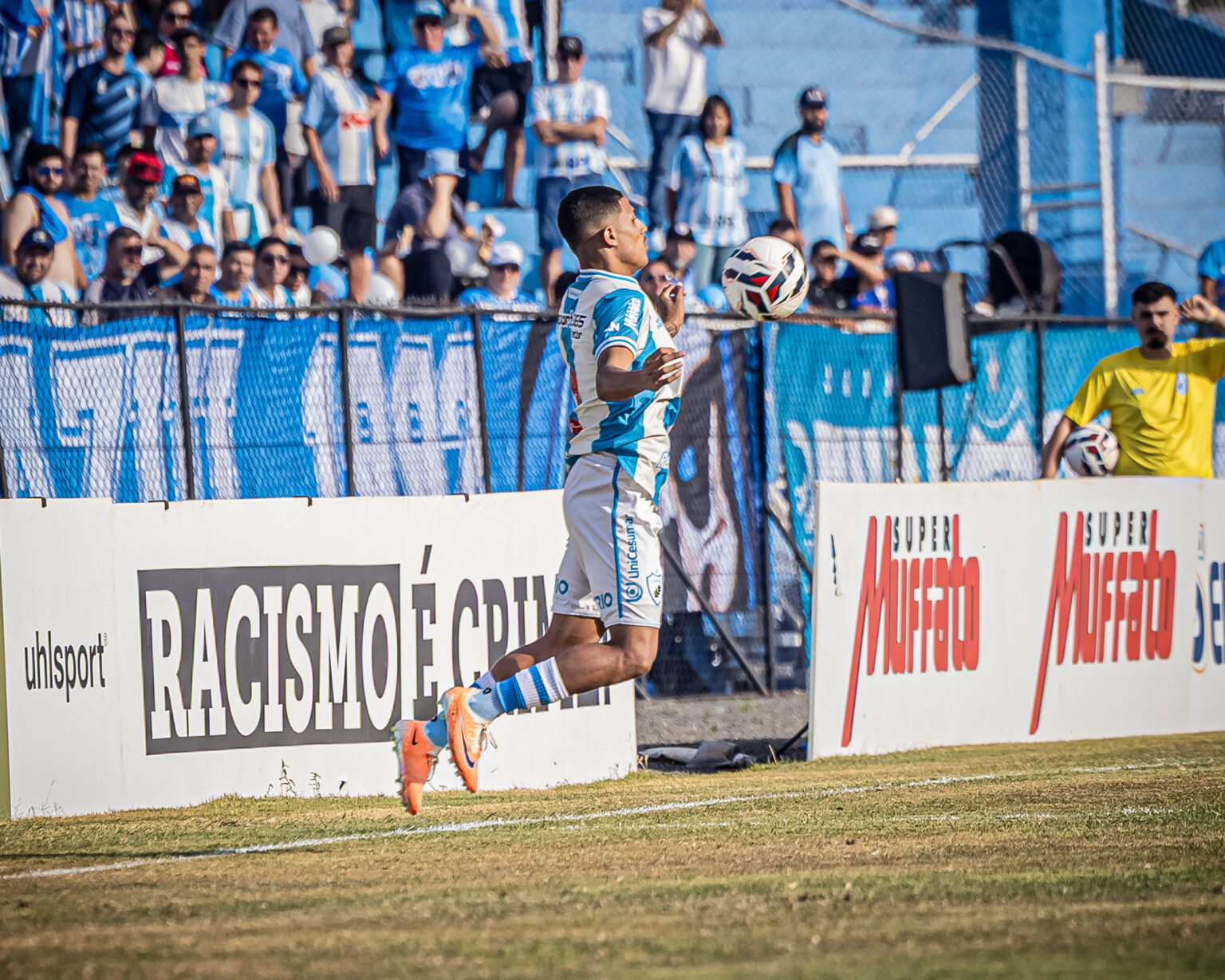 Londrina Empata Com O Floresta E Confusão Com Torcida Marca Noite No ...