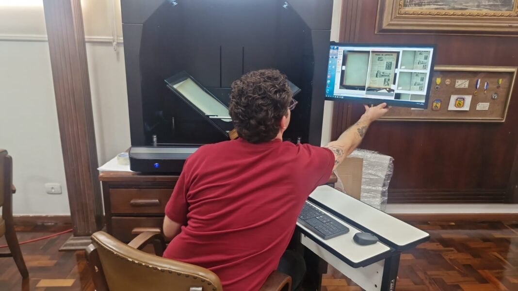 Acervos Históricos da UEL Serão Digitalizados com Tecnologia Avançada