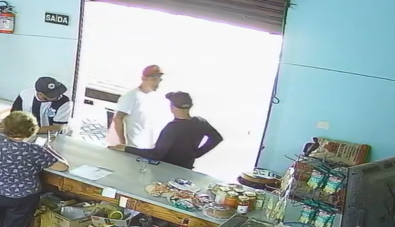 Homem é esfaqueado cinco vezes após discussão em bar em Ibiporã