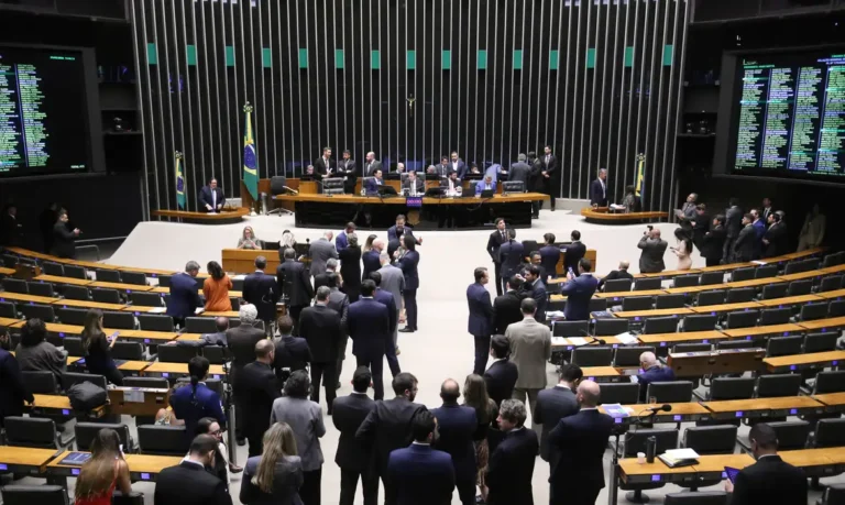 Número de mulheres eleitas bate recorde no Congresso Nacional