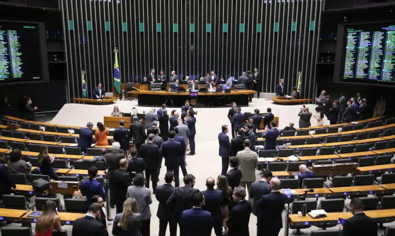 Número de mulheres eleitas bate recorde no Congresso Nacional