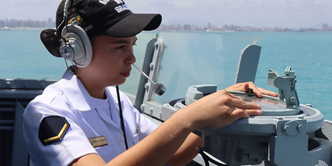 Mulheres Ingressam no Serviço Militar Inicial de Forma Voluntária Mulheres Ingressam no Serviço Militar Inicial de Forma Voluntária