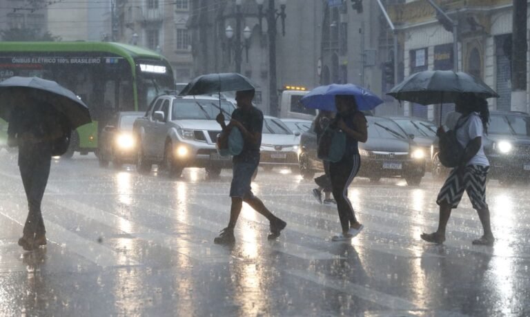 Defesa Civil emite alerta para chuvas intensas em São Paulo