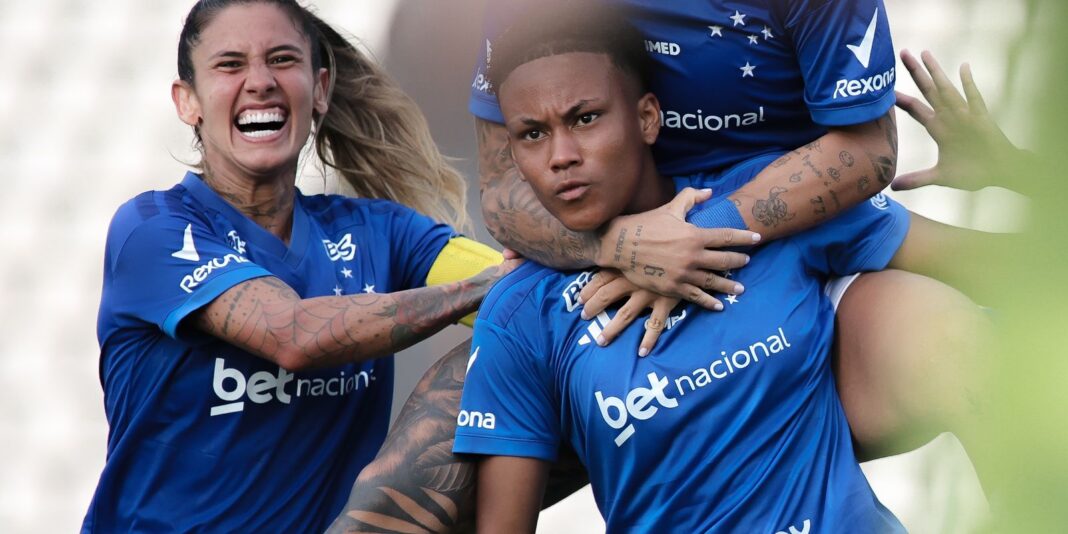 Cruzeiro Vence Atlético-MG de Virada no Brasileirão Feminino Cruzeiro Vence Atlético-MG de Virada no Brasileirão Feminino