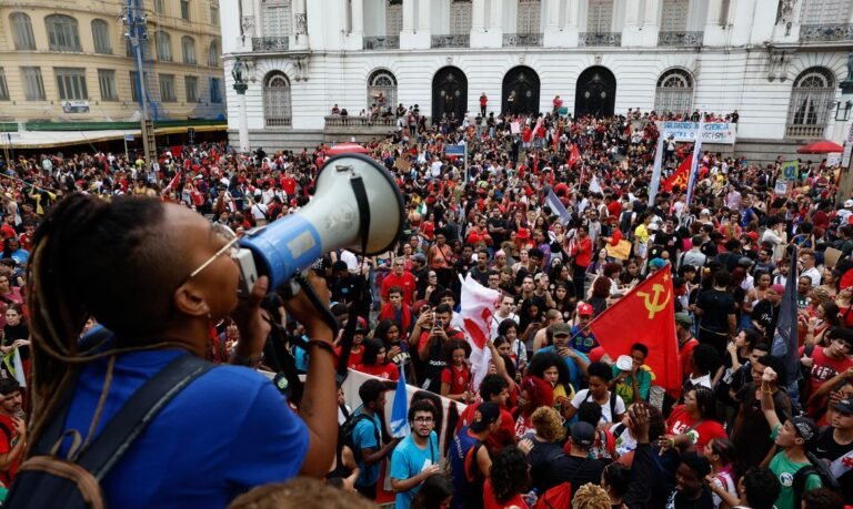 Estudantes promovem manifestações em apoio a Lula em todo o país