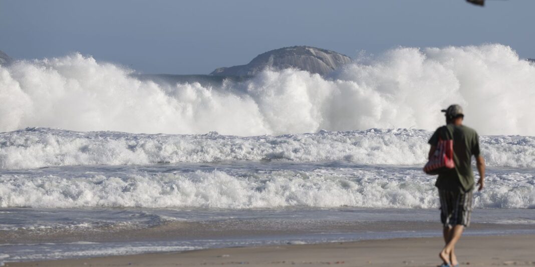 Riscos Ambientais de Intervenções em Praias são Alvo de Alerta Riscos Ambientais de Intervenções em Praias são Alvo de Alerta