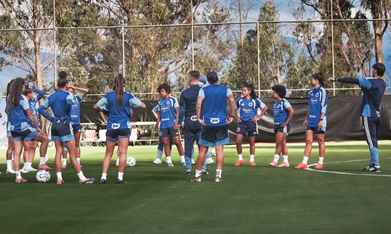 Cruzeiro estreia na Libertadores Feminina e marca presença histórica