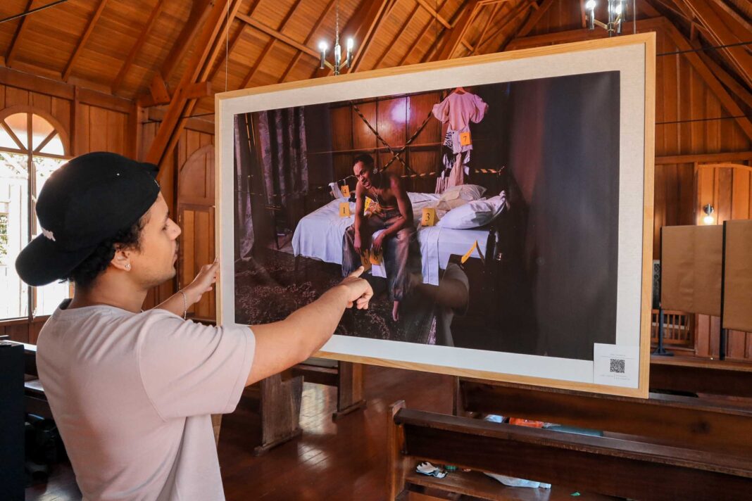 Exposição de Fotos na UEL Celebra Artistas Negros e Promove Inclusão Exposição de Fotos na UEL Celebra Artistas Negros e Promove Inclusão