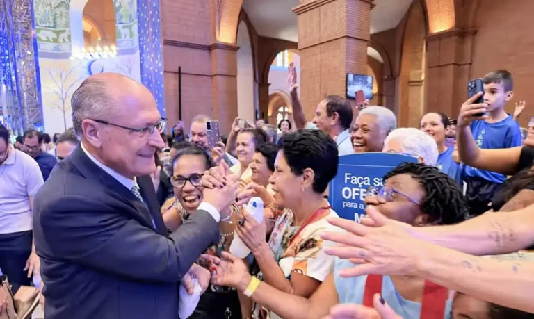 Alckmin pede isenção da Justiça Eleitoral em Aparecida