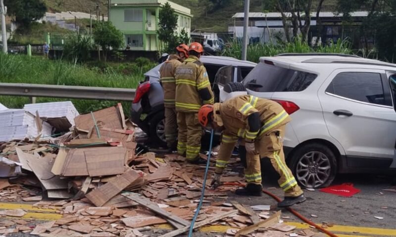 Acidente grave na BR-393 em Barra do Piraí deixa cinco mortos