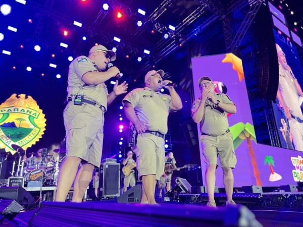 Banda da PMPR encerra Carnaval em Matinhos com show no Ressacão