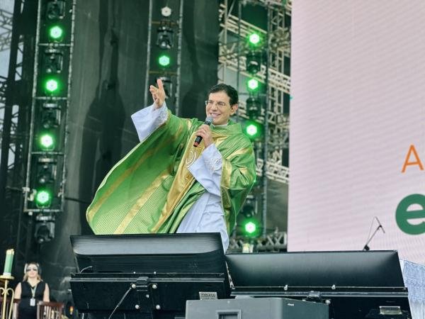 Evento Religioso em Matinhos Reúne 38 Mil Pessoas com Segurança Reforçada