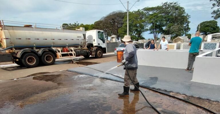 Cemitérios de Londrina recebem 150 mil visitantes no Dia de Finados
