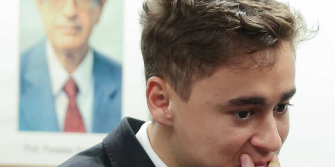 Nikolas Ferreira utilizou jato em campanha de 2022 sob investigação Nikolas Ferreira utilizou jato em campanha de 2022 sob investigação