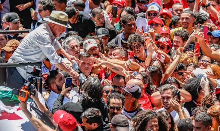 PT vai à Justiça contra suspensão do canal Exército do Lula