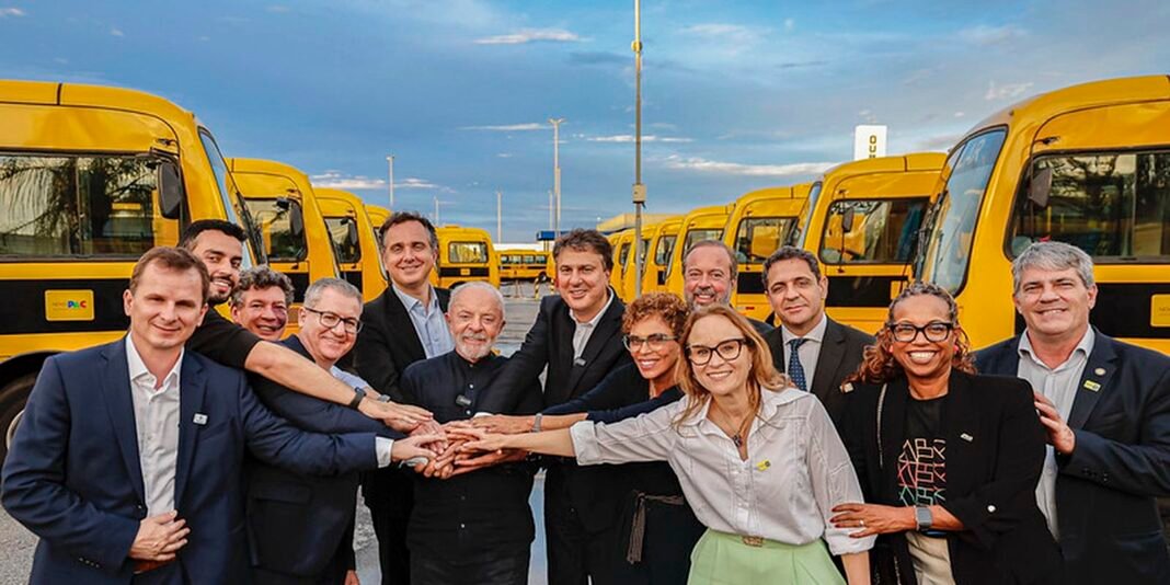 Lula Destaca Educação como Pilar para o Futuro do Brasil Lula Destaca Educação como Pilar para o Futuro do Brasil