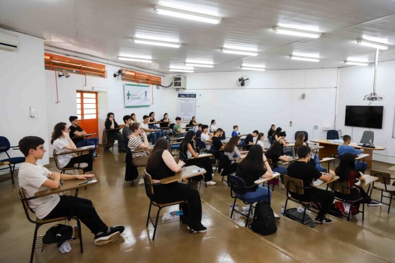 Vestibular 2027 da UEL segue com Prova Específica em Londrina