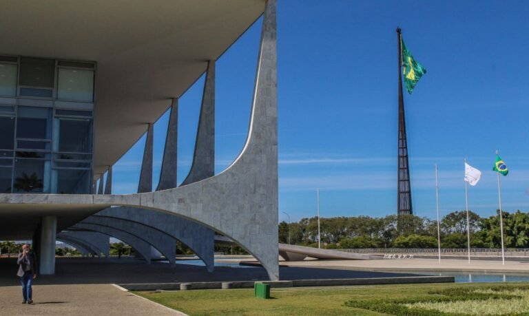 Prefeitos cobram mais voz nas decisões nacionais em carta aos presidenciáveis